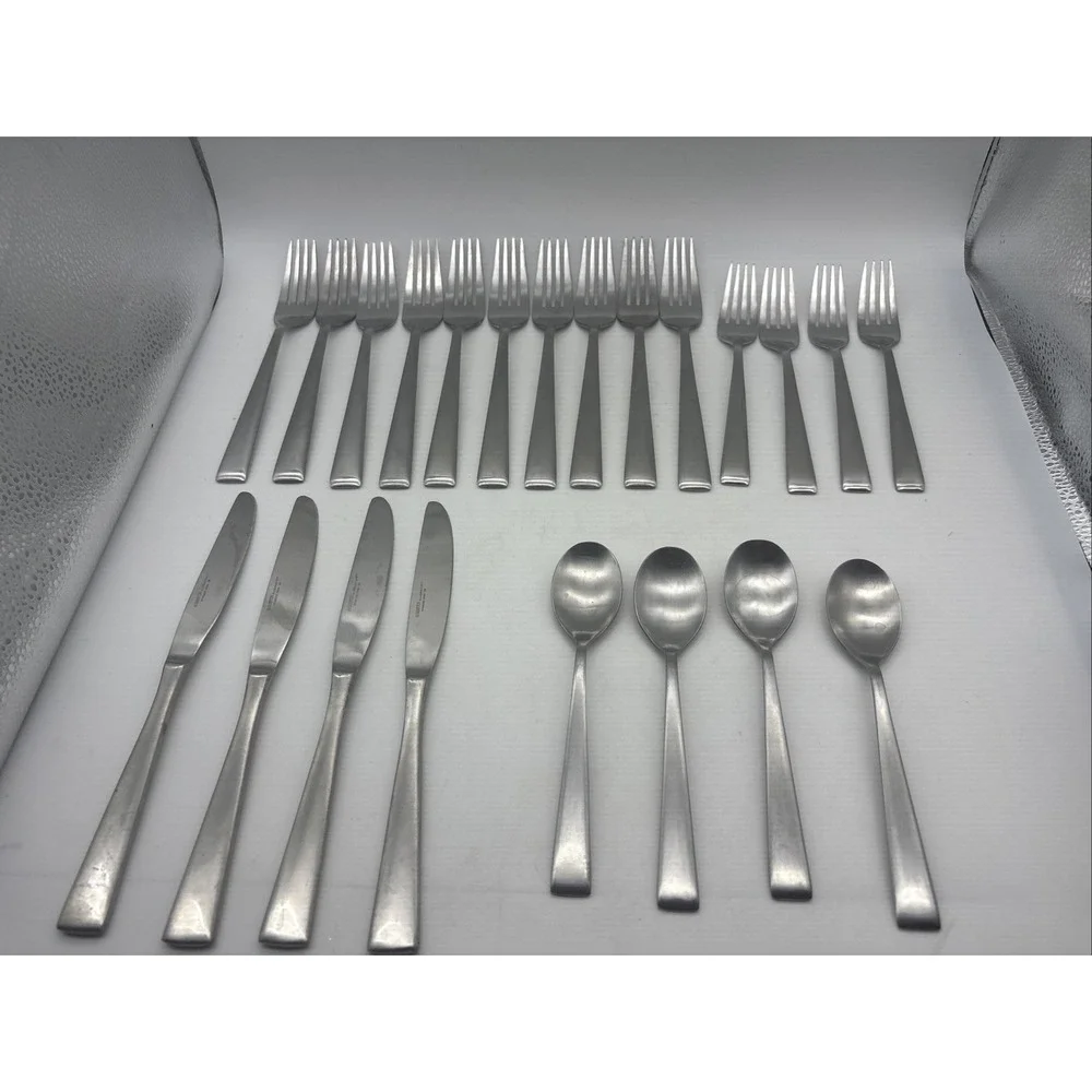 Hampton Silversmiths 235 Stainless Flatware Mixed Set Knives Forks Spoons -22pcs
